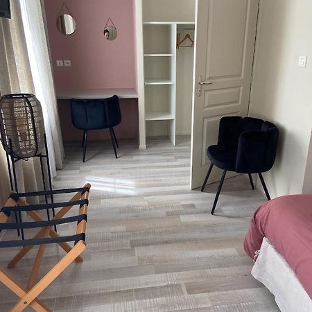 Bed and Breakfast La Rose Des Vents Saint-Symphorien-de-Marmagne Esterno foto