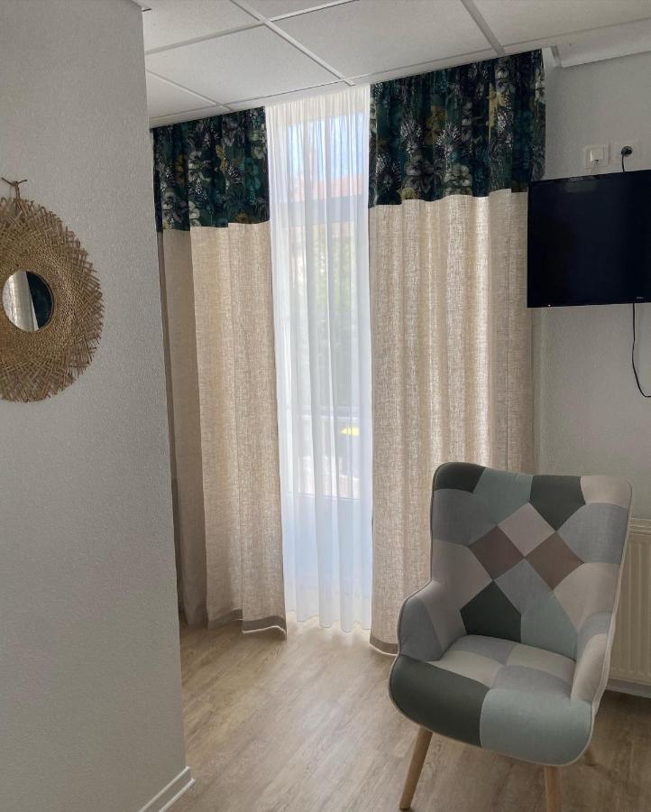 Bed and Breakfast La Rose Des Vents Saint-Symphorien-de-Marmagne Esterno foto